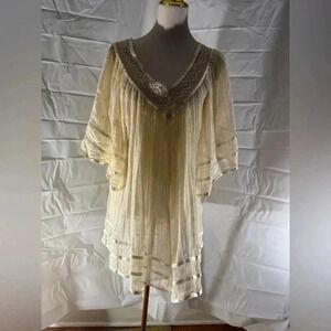 Ciel Cream Lace Trim Tunic